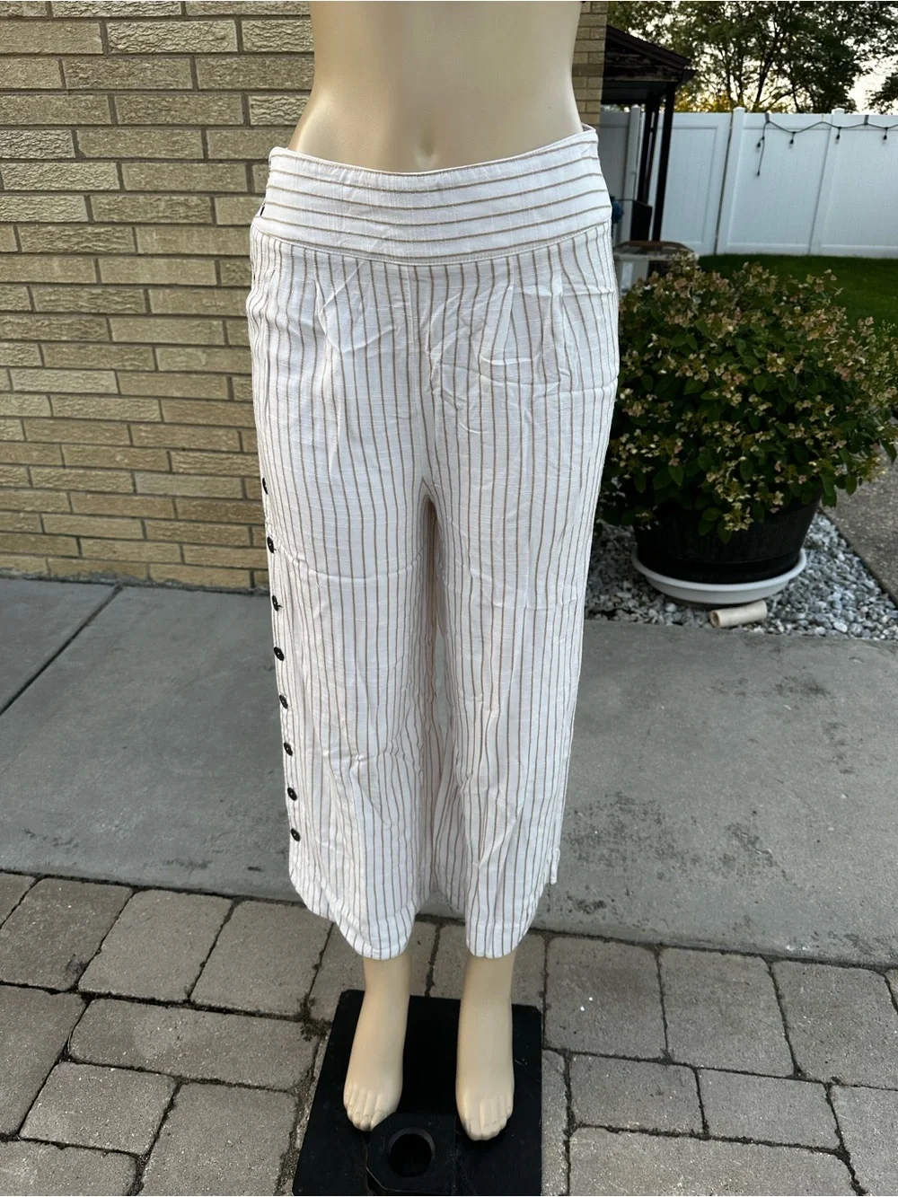 Anthropologie Cream Striped High-Waist Cropped Wide-Leg size 4